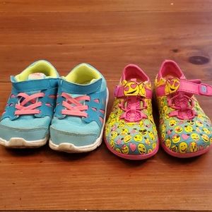 Lot 2 pair toddler girl shoes, nike and stride rit